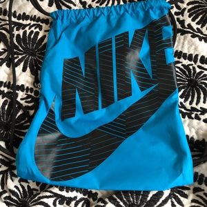 NIKE STRING BAG